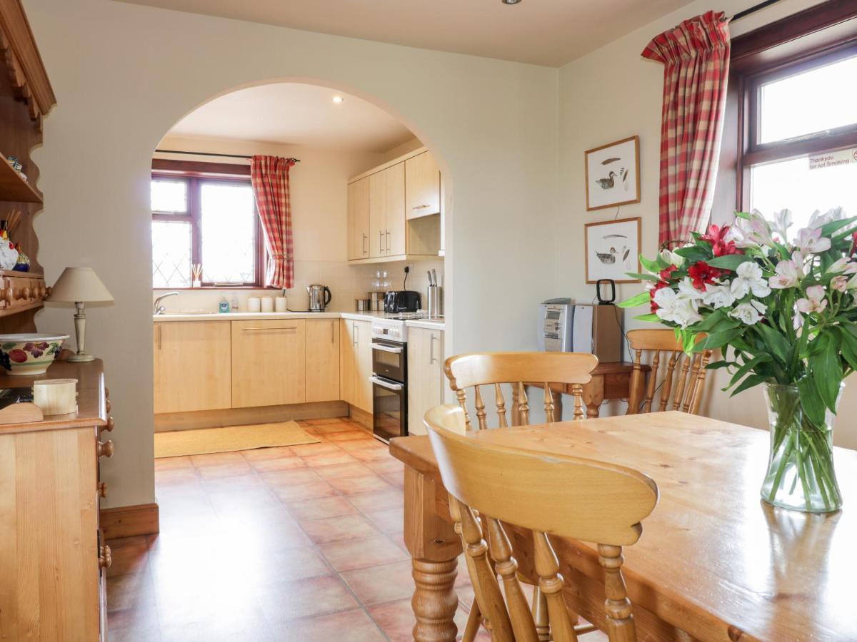 Courtyard Cottage Duns Екстер'єр фото