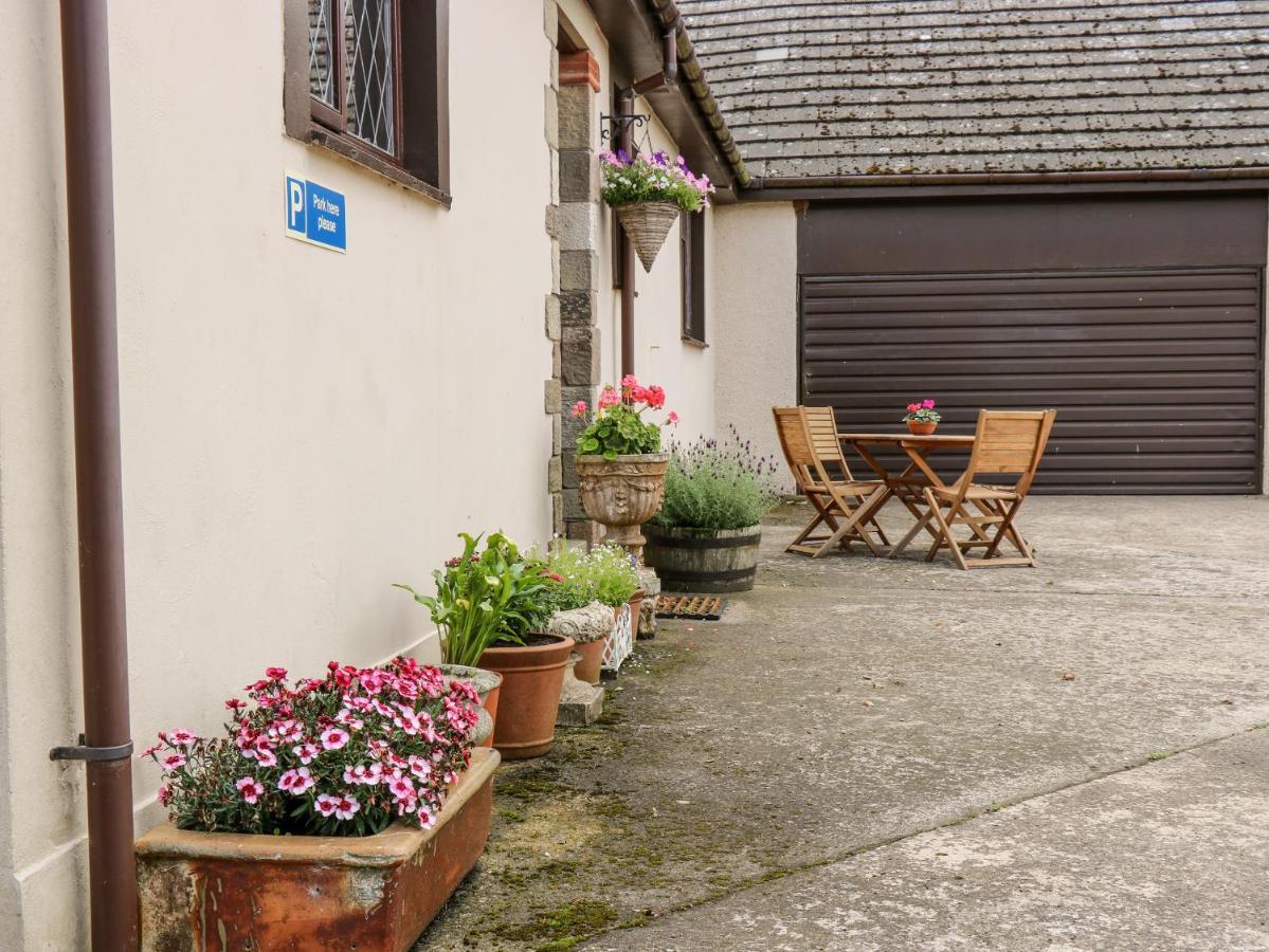 Courtyard Cottage Duns Екстер'єр фото