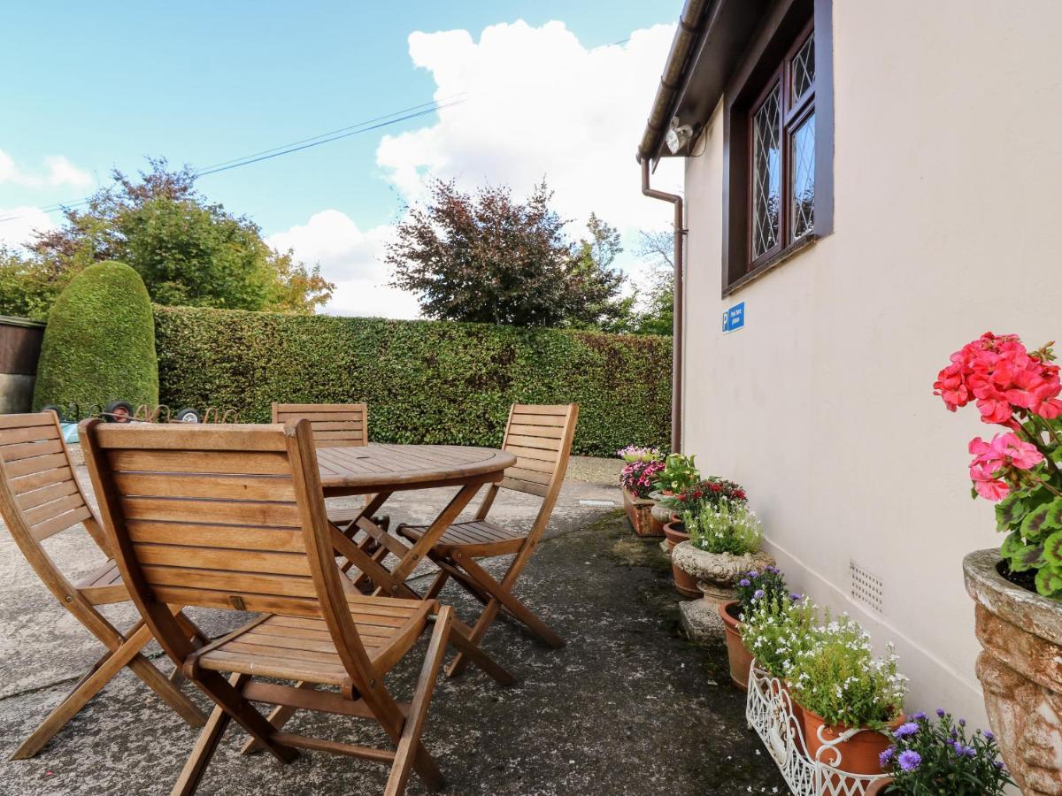 Courtyard Cottage Duns Екстер'єр фото